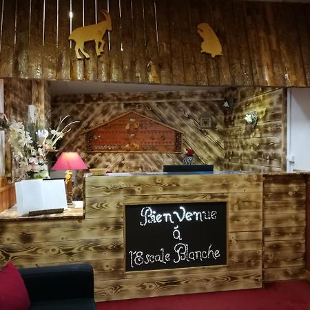 埃斯卡勒布兰奇酒店 莱索尔 外观 照片