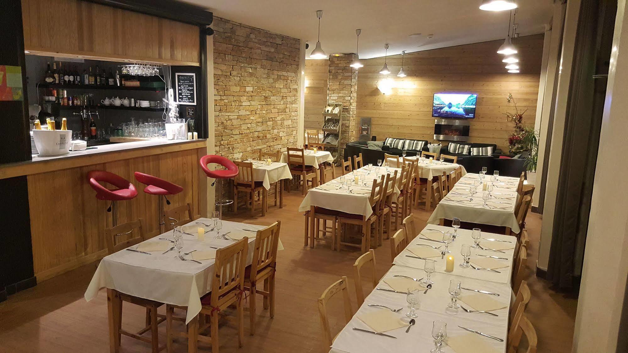 埃斯卡勒布兰奇酒店 莱索尔 外观 照片